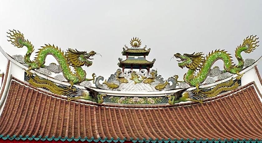 Raz Hotel And Convention