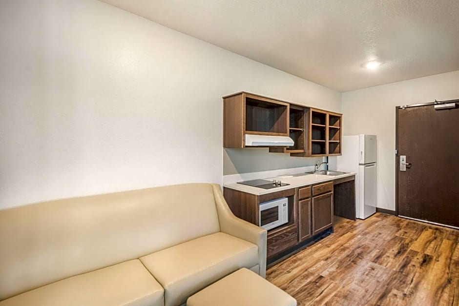 WoodSpring Suites Bradenton