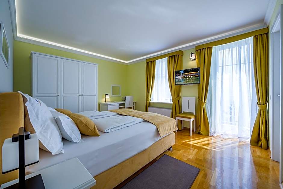 Hotel Domino