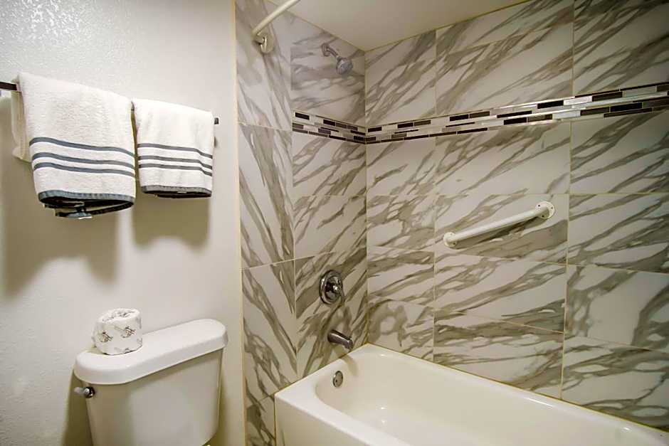 OYO Hotel Hutchinson KS West 4th Ave