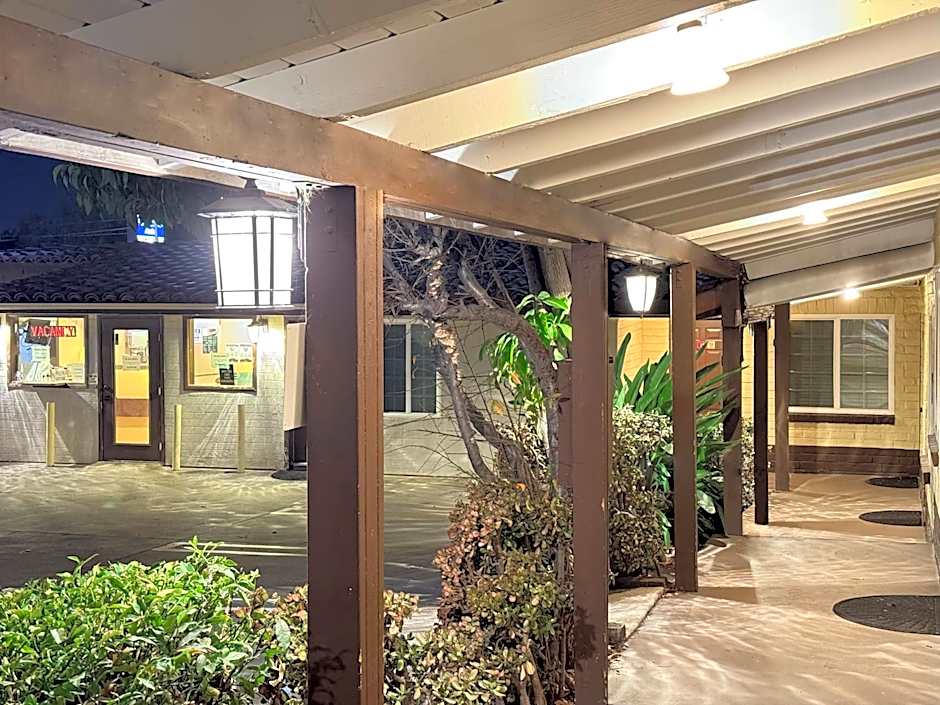 El Patio Inn Studio City