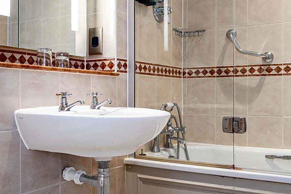 Winchester Wessex Hotel by Sunday