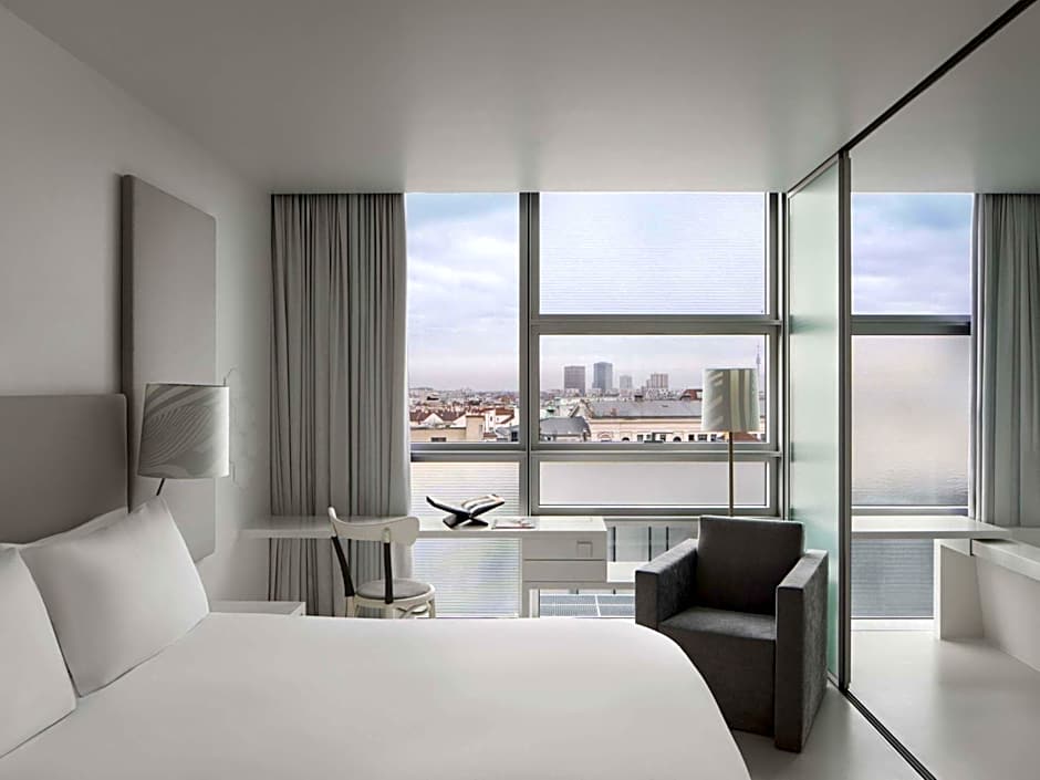 SO Vienna Hotel