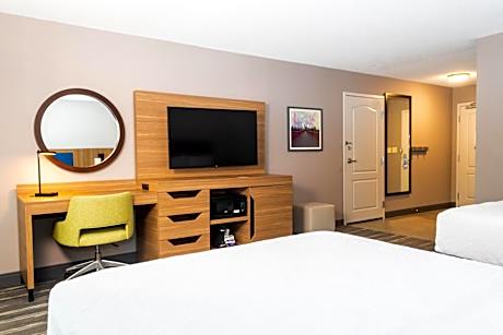 Queen Room with Two Queen Beds - Mobility and Hearing Access/Non-Smoking