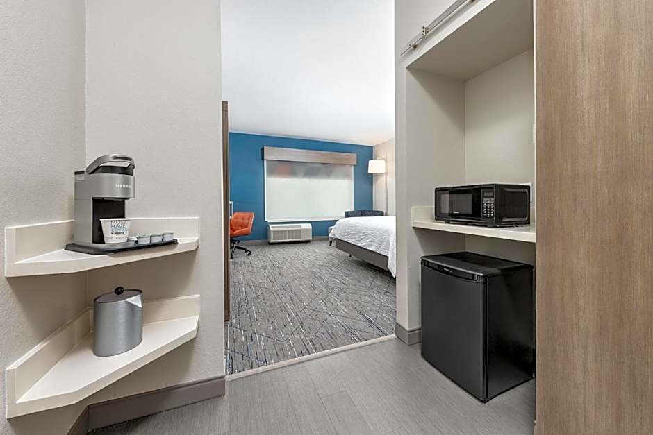 Holiday Inn Express & Suites Austin Airport East By IHG