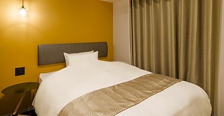 SINGLE ROOM