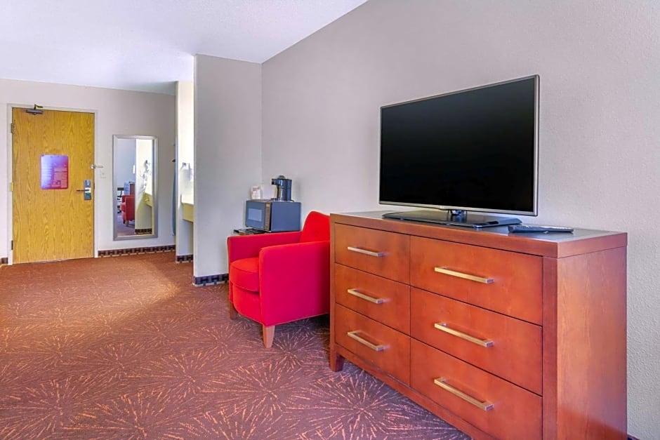 Spark by Hilton Lakewood Denver Southwest