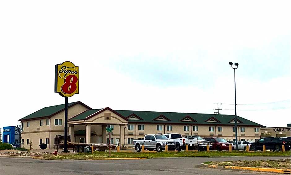 Super 8 by Wyndham Kindersley