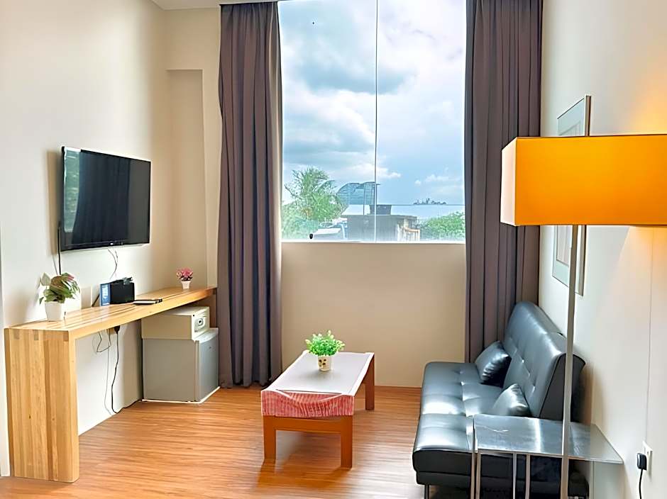 Riverbank Hotel by MRVJ BUSINESS