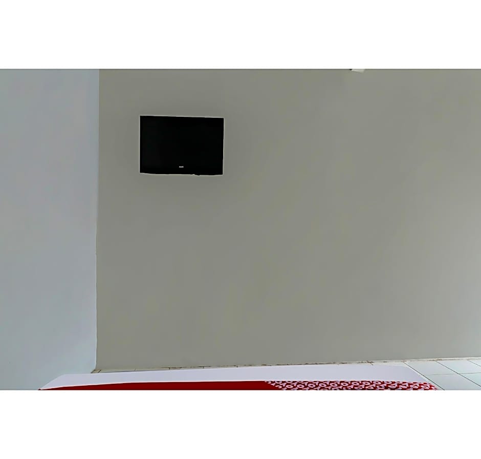 OYO 90809 Homestay Black Pink Merah Jambu Syariah