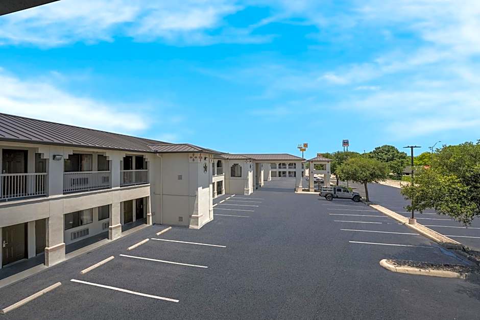 Quality Inn & Suites Junction