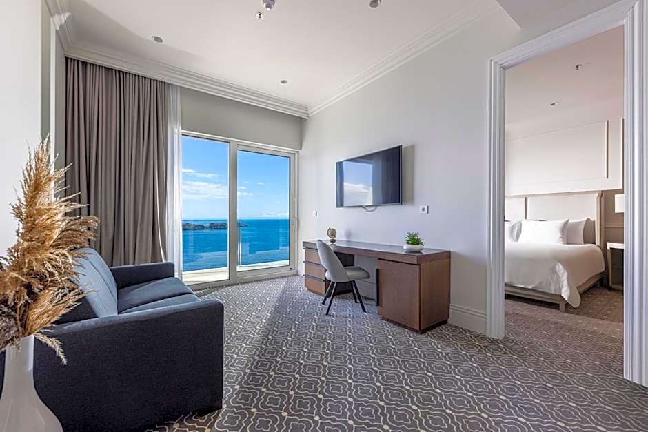 Royal Ariston Hotel