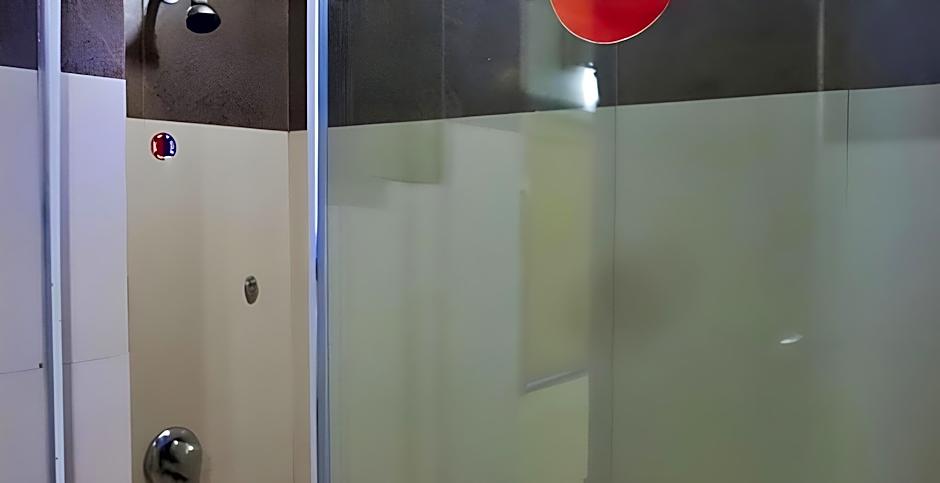 Sandalwood Hotel & Suites