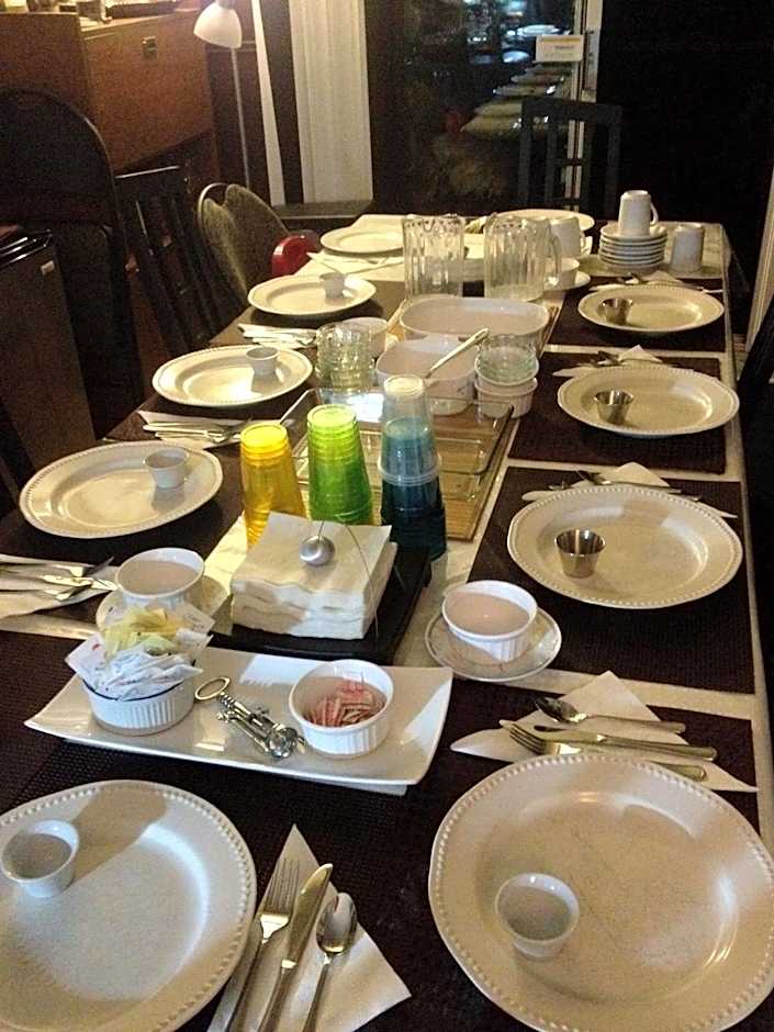 Repos & Manna Downtown Montréal