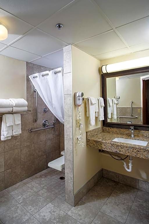 AmericInn by Wyndham Green Bay West
