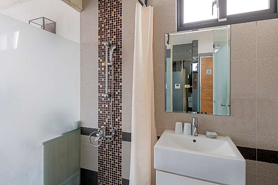 CHECK inn Express Taichung FuXing Hall 2