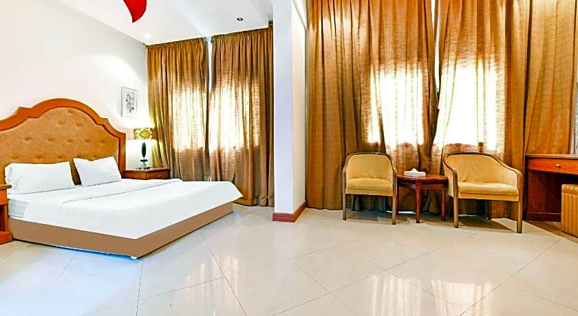 OYO 118 Revira Hotel