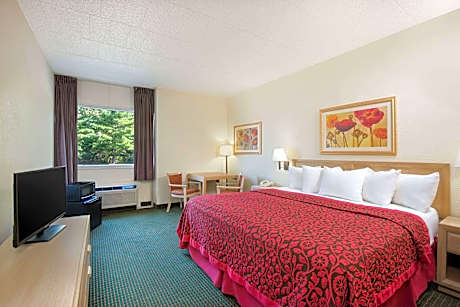 1 King Bed Mobility Accessible Room Non-Smoking