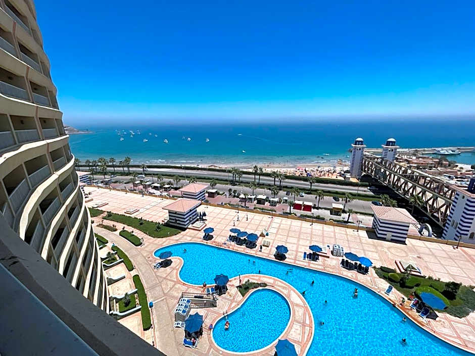 Amazing sea view Penthouse Apartment in Pyramids Porto El-Sokhna