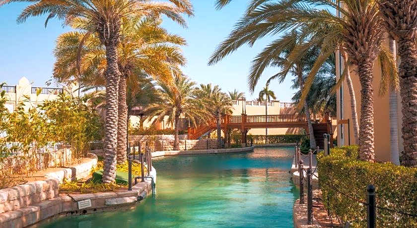 Shangri-La Hotel Apartments Qaryat Al Beri