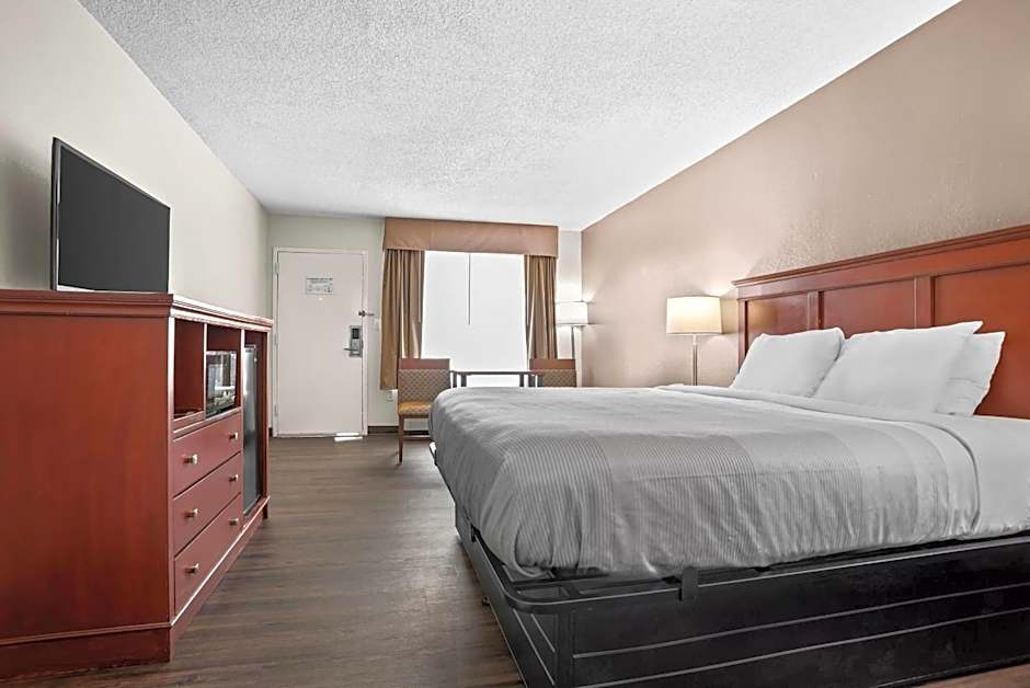 Quality Inn Louisville MS