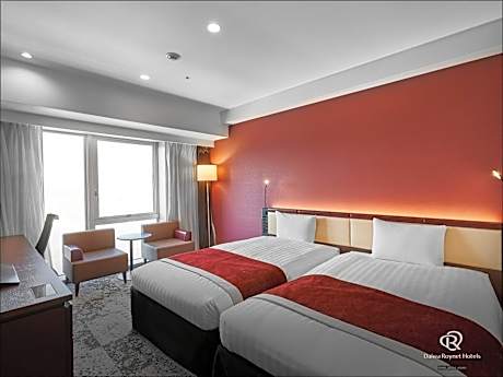 Superior Twin Room with No View