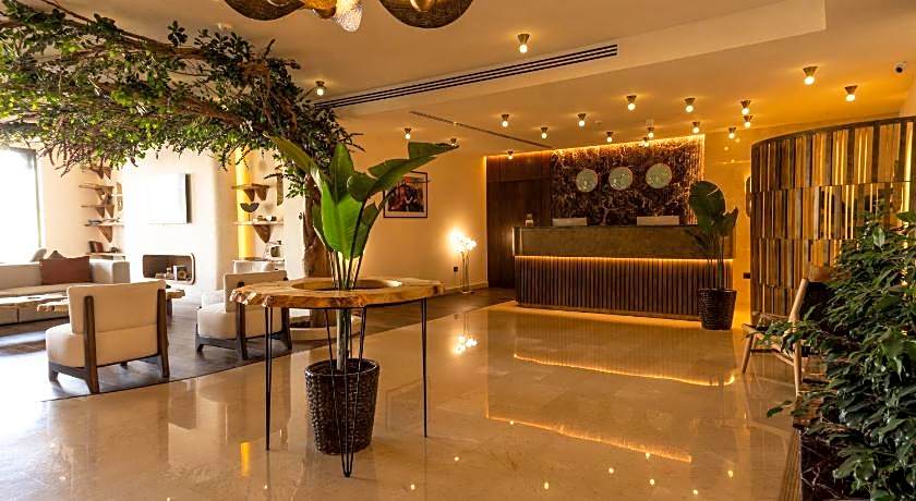 Bratus Hotel