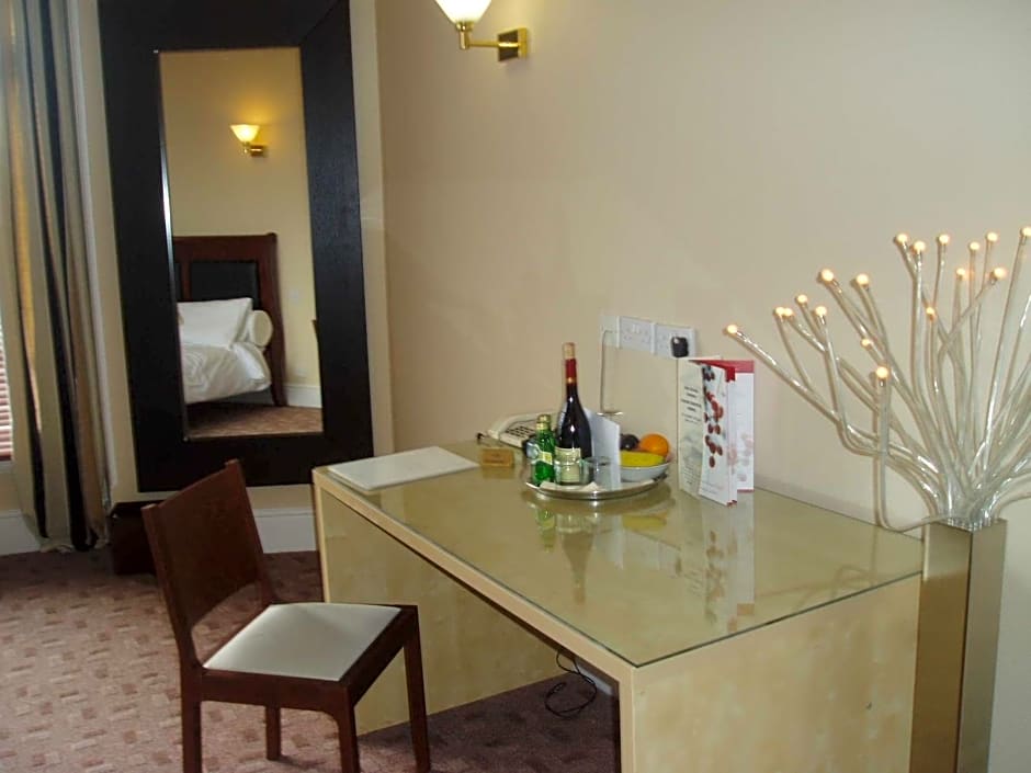 The Devonshire House Hotel