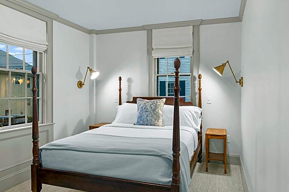 The Davenport Inn