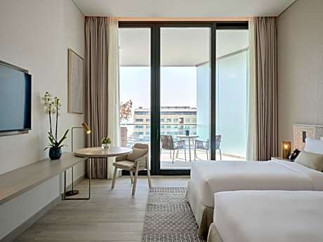 Deluxe Twin Room with Balcony - Furnished