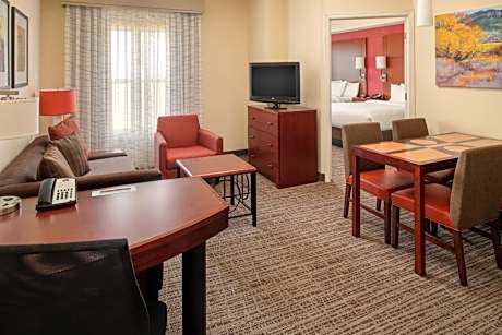 One-Bedroom Suite with Two Queen Beds