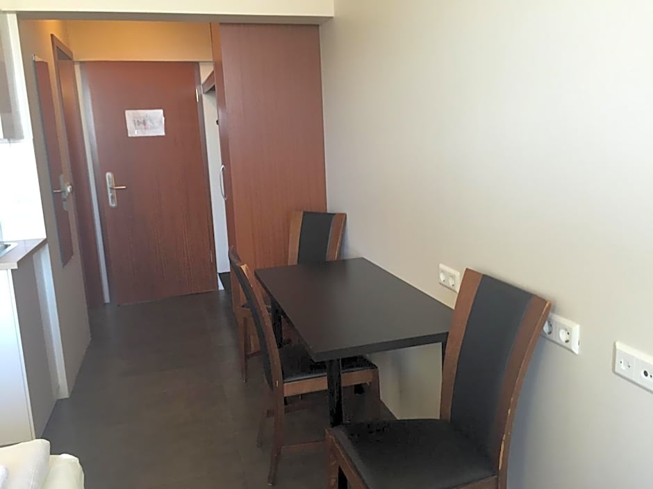 North Star Apartments Rif