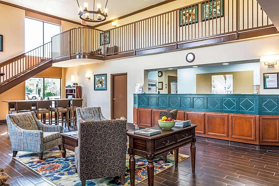 Quality Suites Paducah I-24