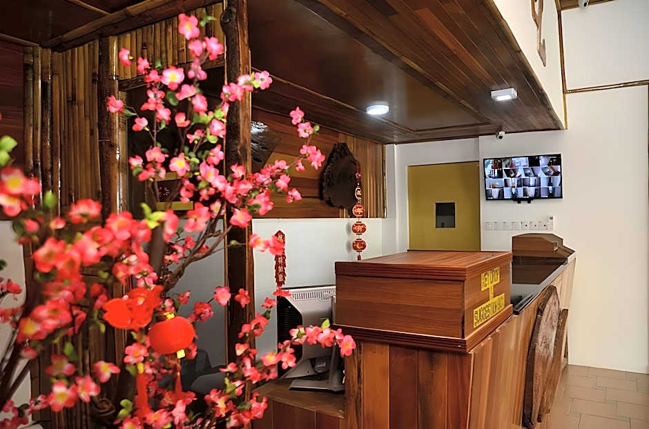 OYO 210 Hotel Five 2