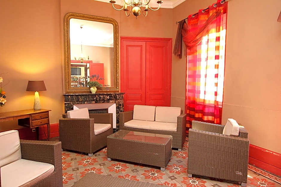 Logis Hotel Le Clos Des Oliviers