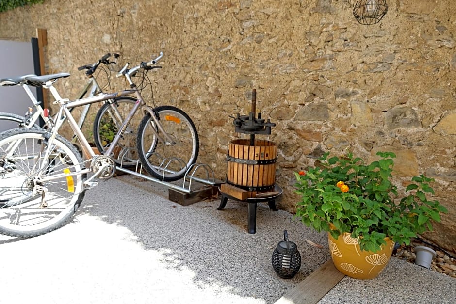 Maison Dix Chambres d'hôtes et Espace SPA Bien être