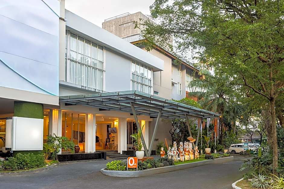 Harris Hotel & Residences Sunset Road