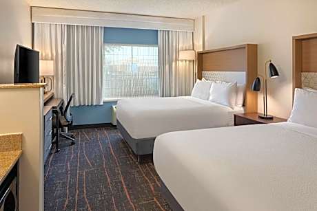 Standard Queen Room with Two Queen Beds and Tub - Mobility/Communications Accessible