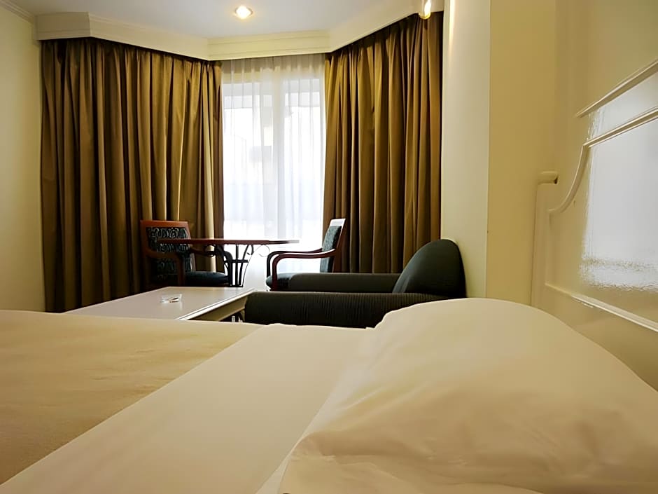 Promenade Service Apartment