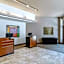 Club Quarters Hotel, Wacker at Michigan