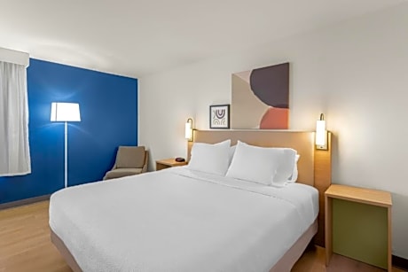 1 King Bed