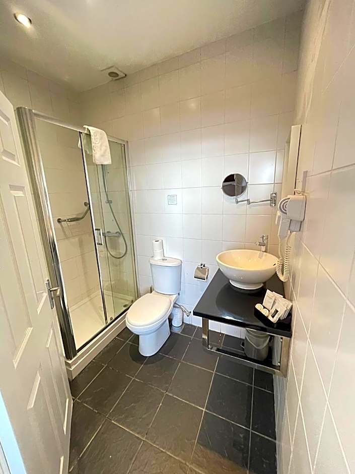 Four Saints Brig Y Don Hotel