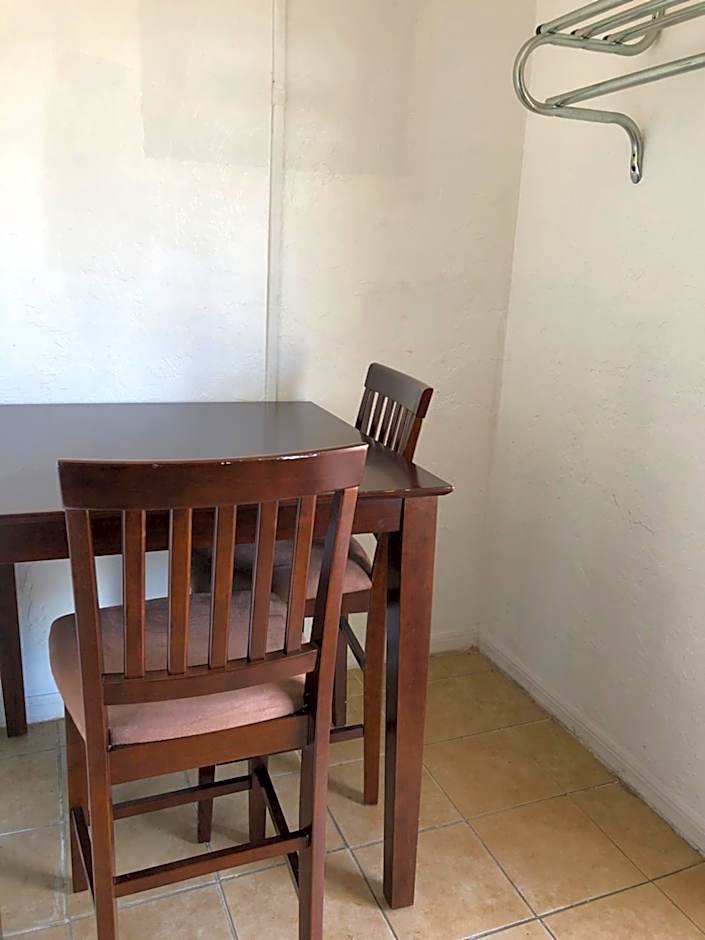 Glades Motel - Naples