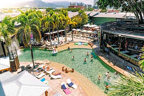 Gilligan's Backpacker Hotel & Resort Cairns