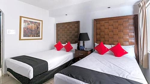 Hotel Dorada Inn