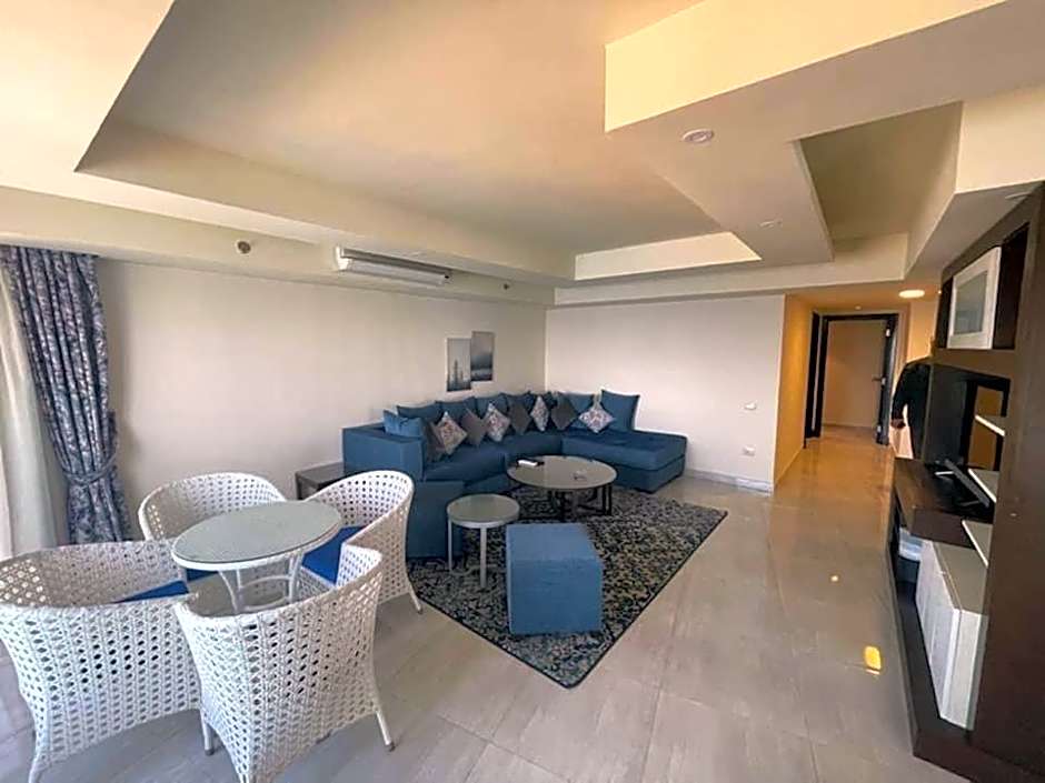 Amazing sea view Penthouse Apartment in Pyramids Porto El-Sokhna
