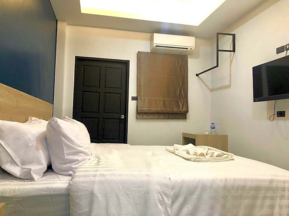 Tall Tree Poshtel Phuket