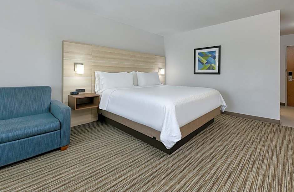 Photo 1 of 3 of Standard 1 King Bed with Sofabed