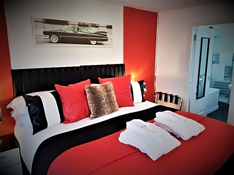 Cadillac Kustomz Hotel