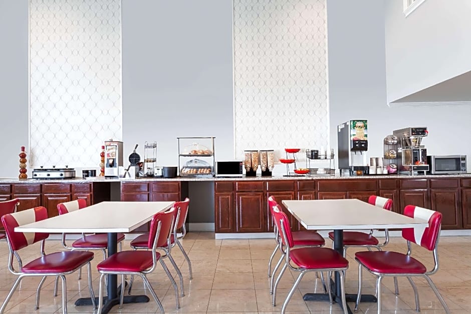 Ramada by Wyndham Henderson/Evansville – Henderson, KY